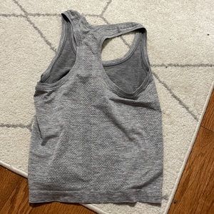 SIZE 4 GREY LULULEMON SWIFTLY TECH RACE LENGTH